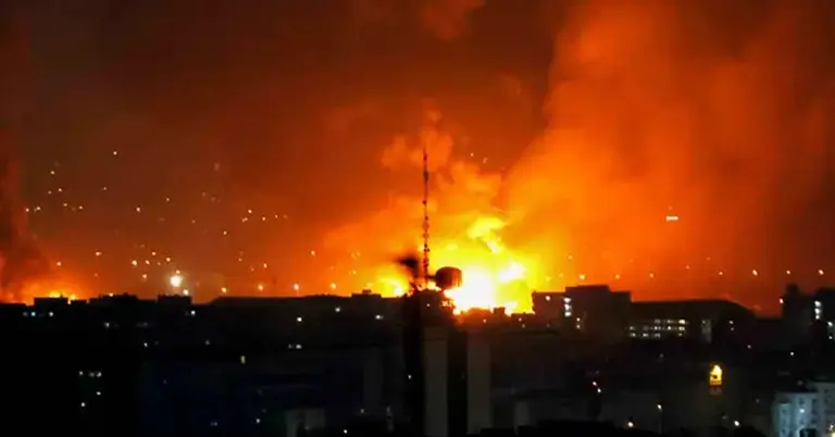 ইরানের তেলের ডিপোতে হামলা